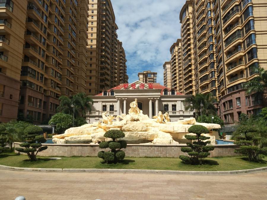 ?？谑行阌^(qū)長(zhǎng)濱四路16號(hào) 羅曼帝克5號(hào)樓704號(hào)房產(chǎn)